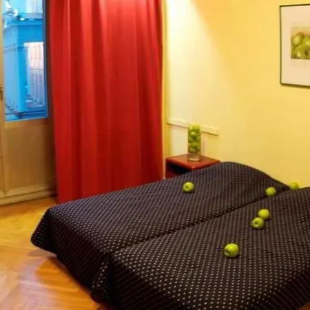 Hotel Apple 2*